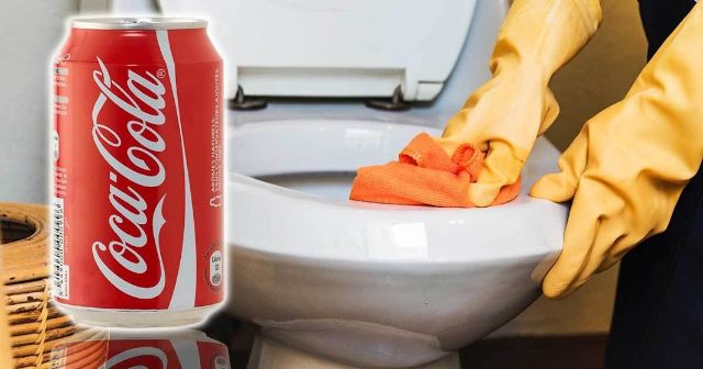 Cách tẩy bồn cầu bị ố vàng bằng Coca Cola